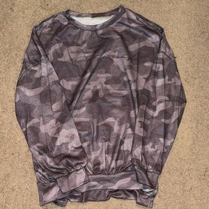 Camp sweatshirt. Super thick and warm. Cuffed at the bottom. Size small